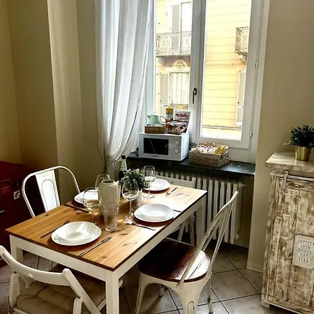 Intero Alloggio: Lägenhet Turin
